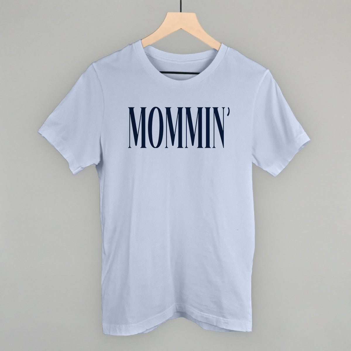 Mommin' Blue Text