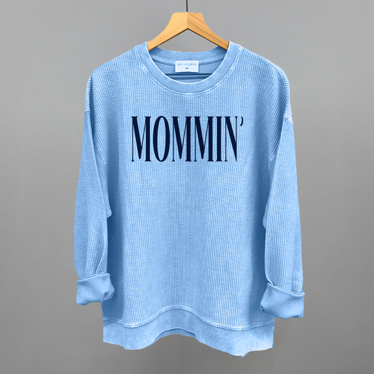 Mommin' Blue Text