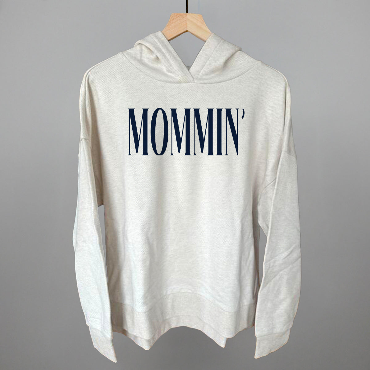 Mommin' Blue Text
