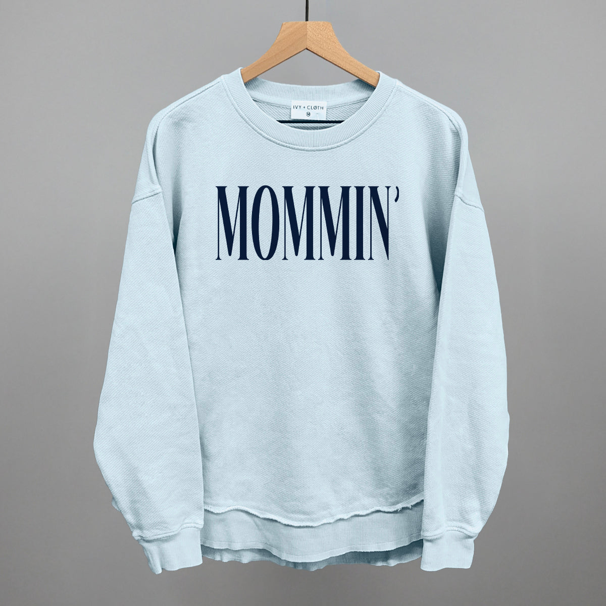 Mommin' Blue Text