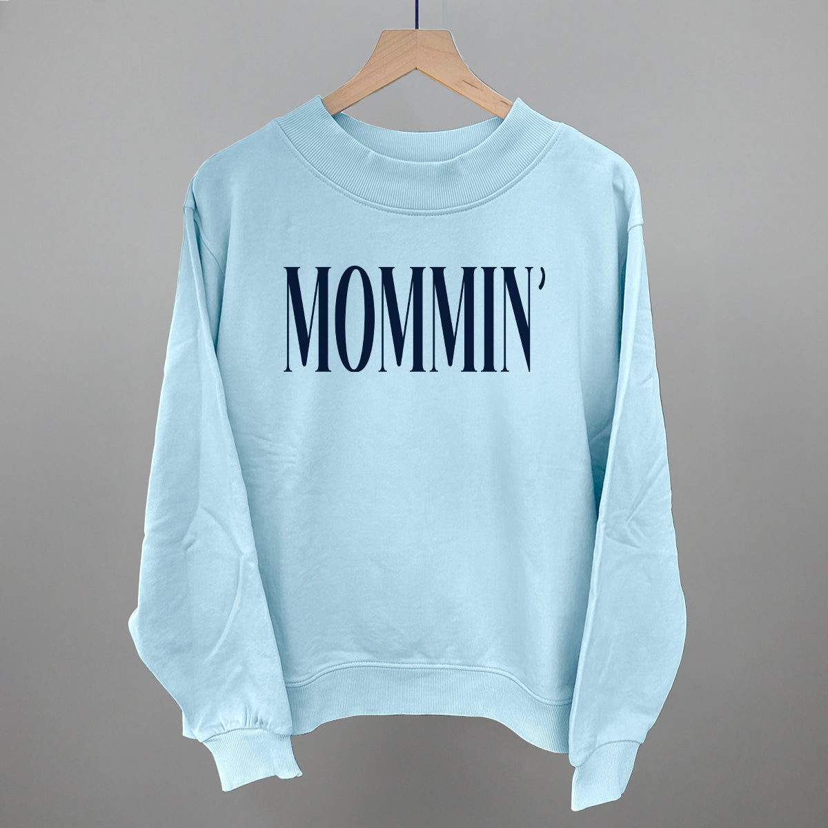 Mommin' Blue Text
